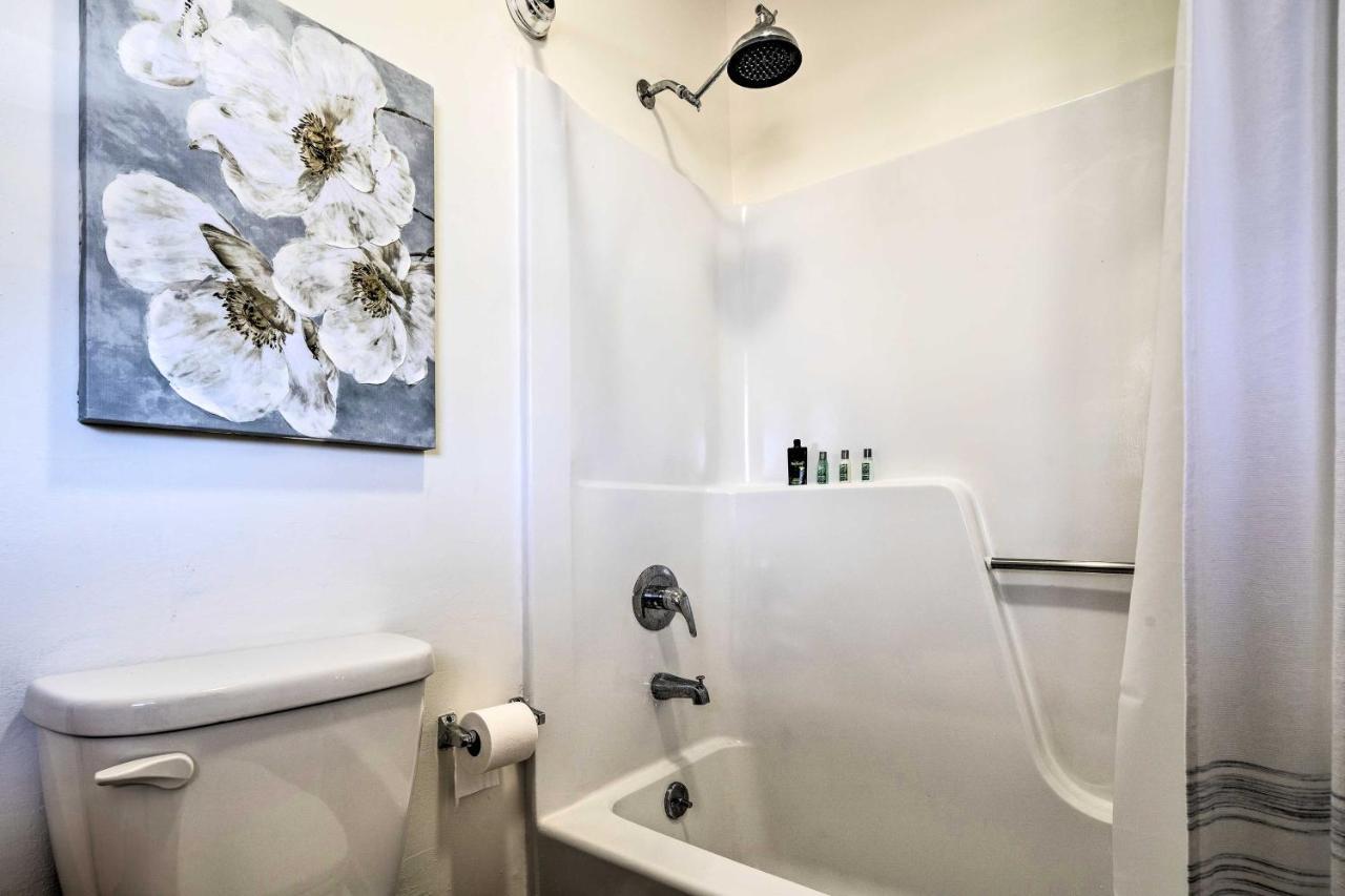 Lake Lure Studio With Private Balcony And Pool Access! ภายนอก รูปภาพ